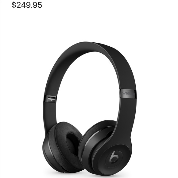 SOLD Wireless Beats solo 3 - Picture 2 of 10